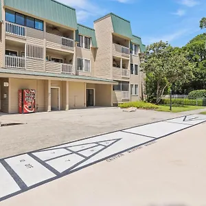 Peaceful Treetop - 2br/2ba Apartment